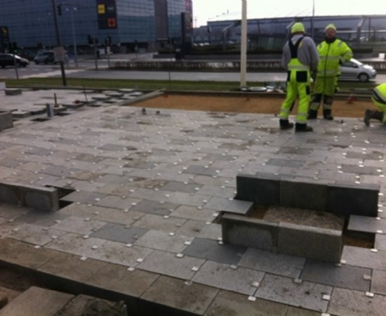 Anlæg af ny granitbelægning på Forplads ved CPH Hilton