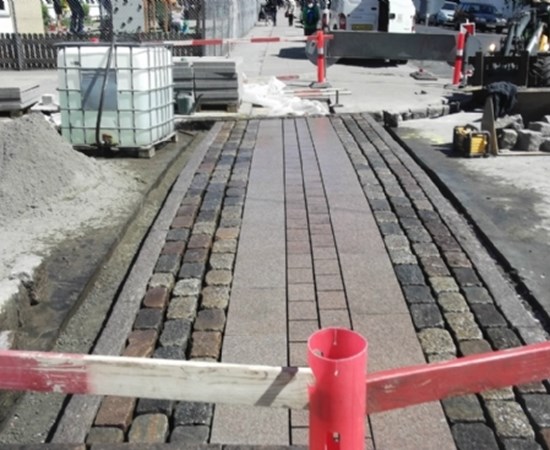 Københavneroverkørsel med granitbodursten og jetbrændte brosten